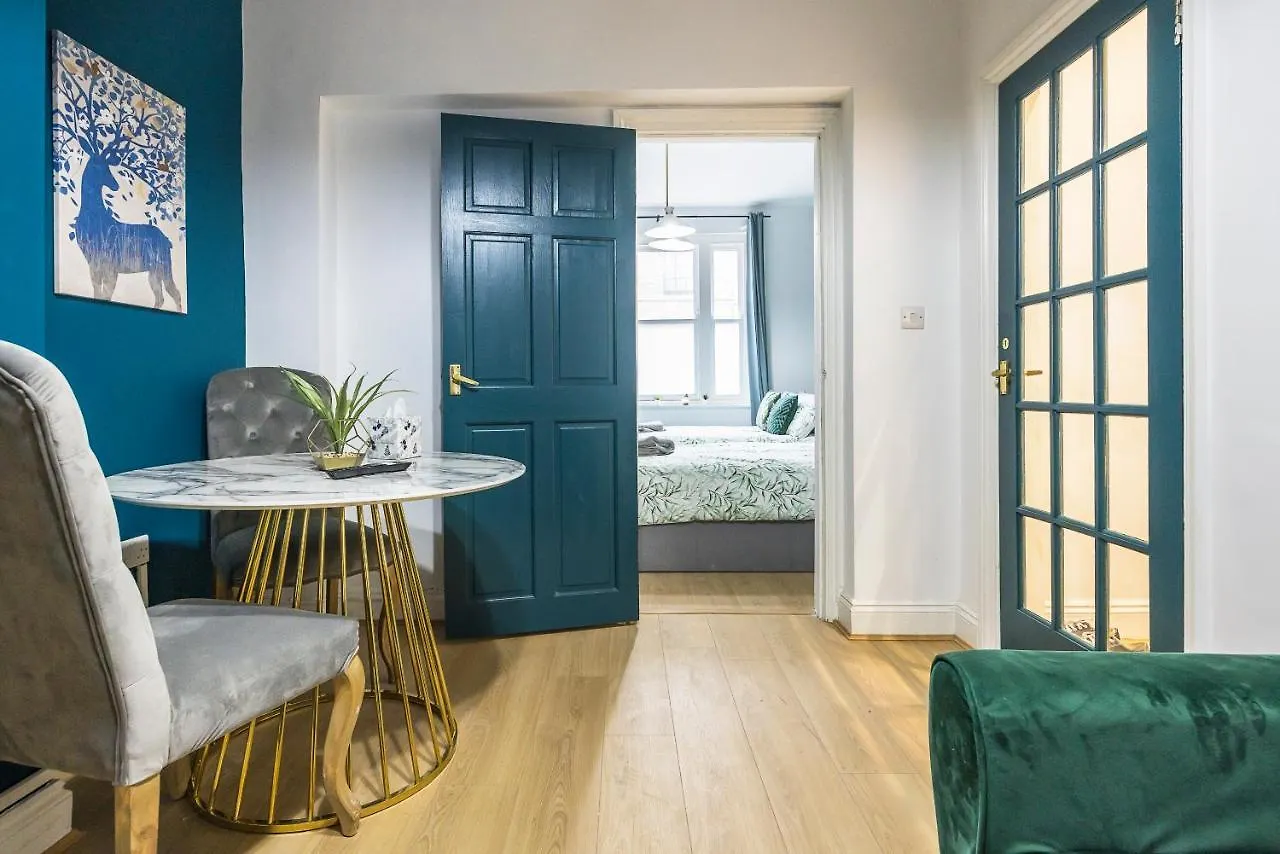 Royal London Apartments